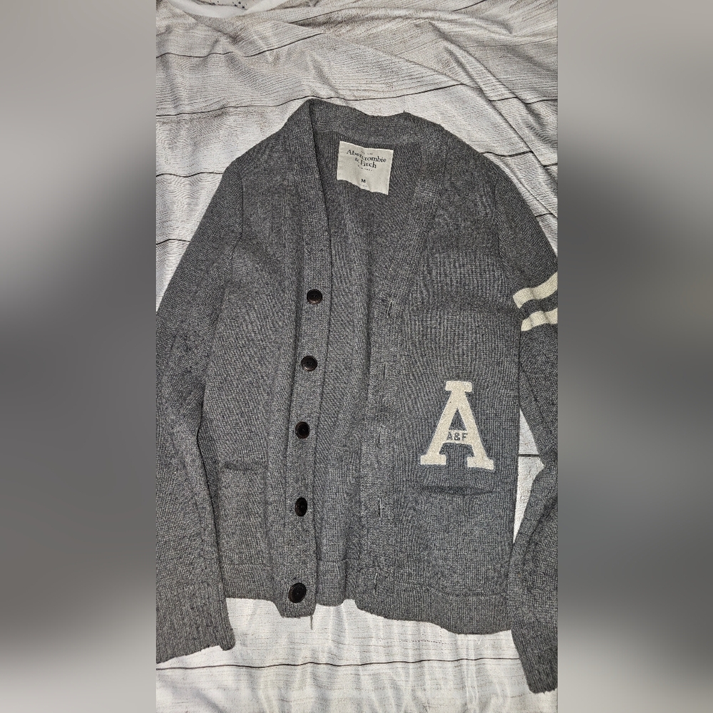 Abercrombie & Fitch cardigan (heavy)
